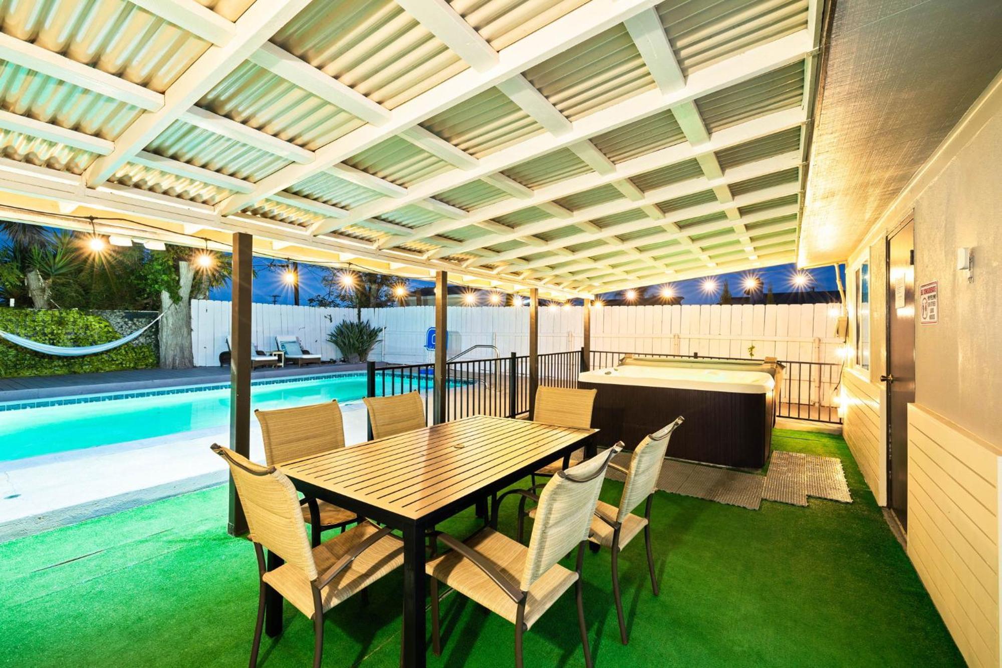 Serene Sanctuary Pool, Hot Tub And Game