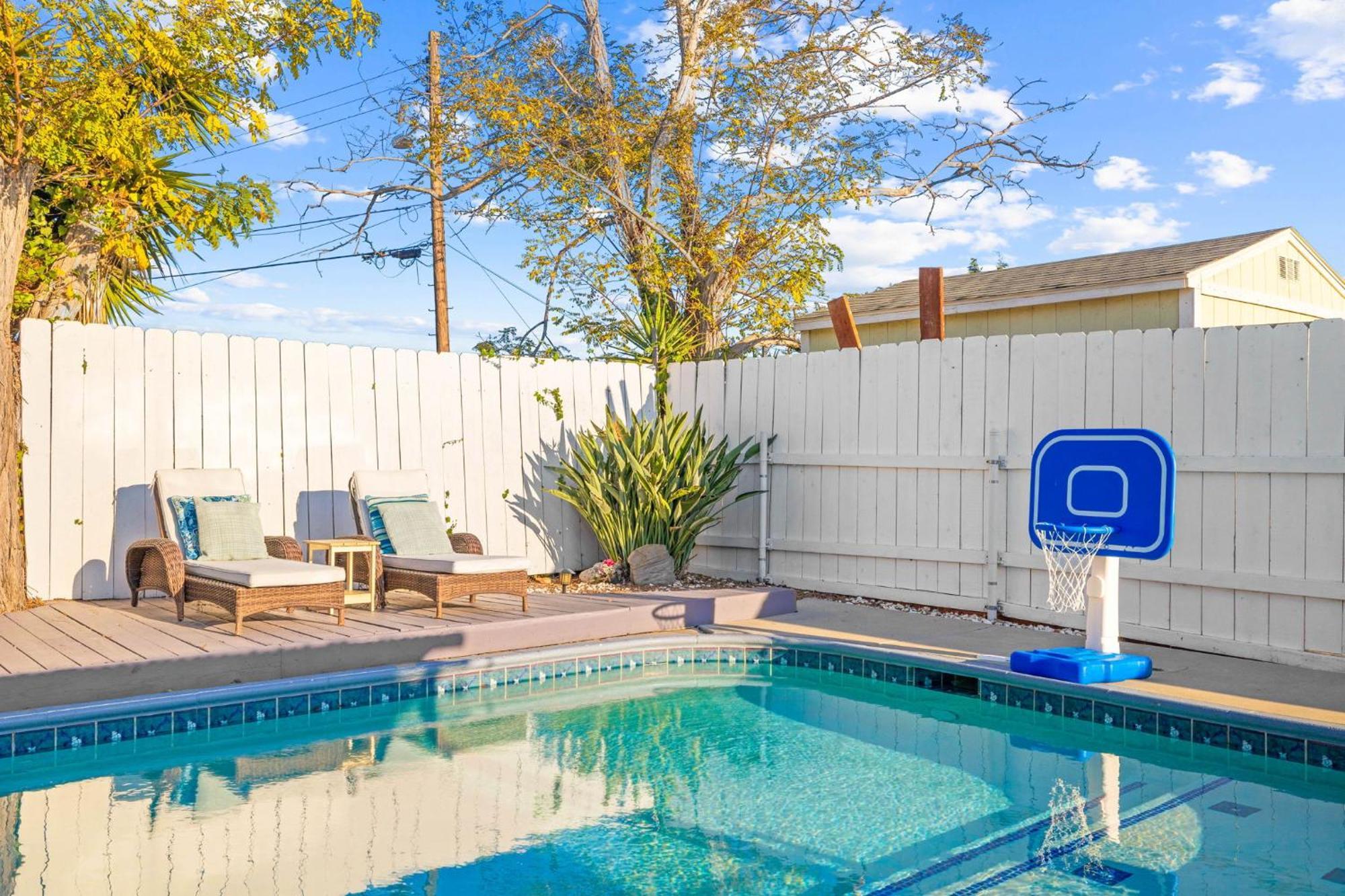Serene Sanctuary Pool, Hot Tub And Game *