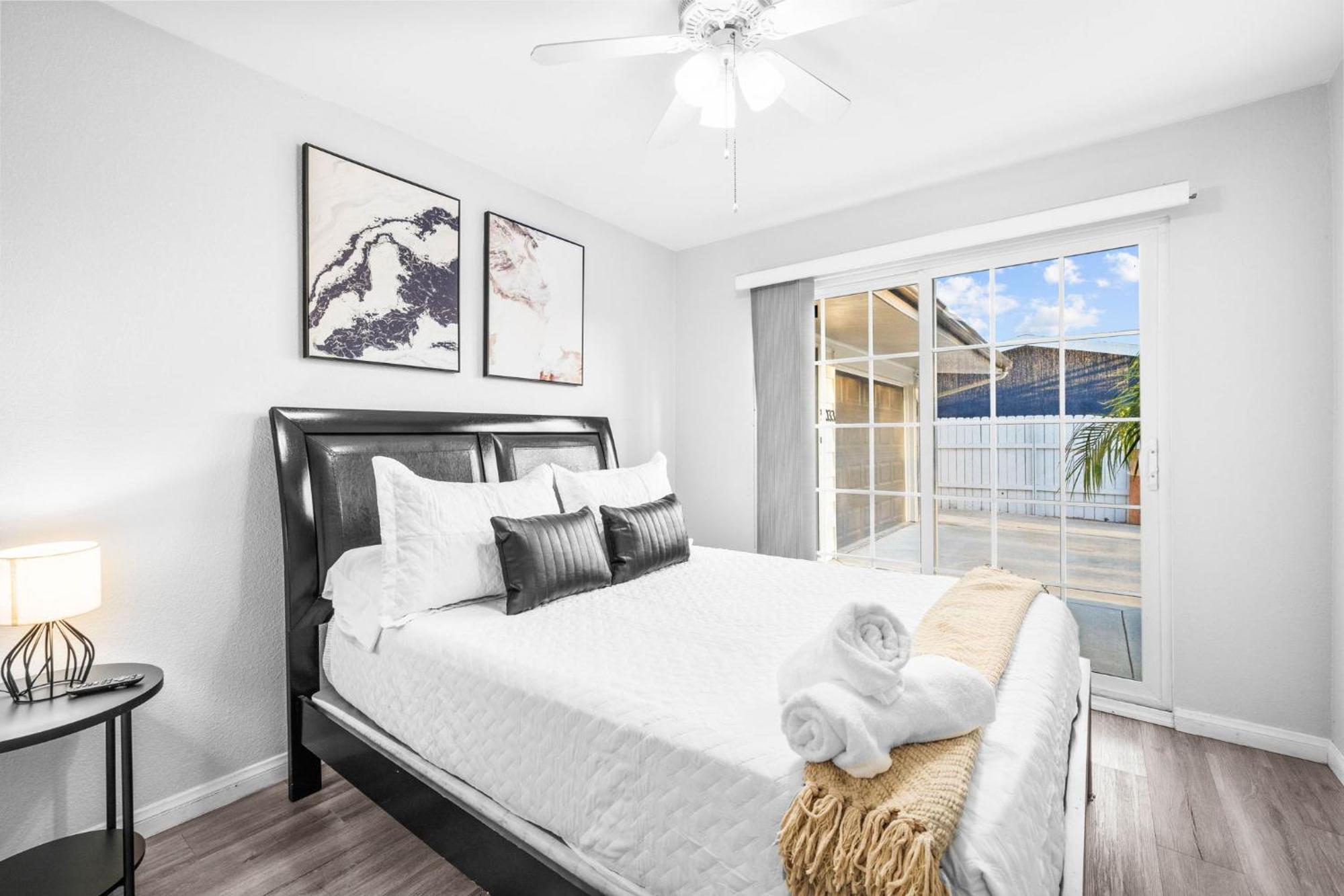 Serene Sanctuary Pool, Hot Tub And Game Villa San Diego