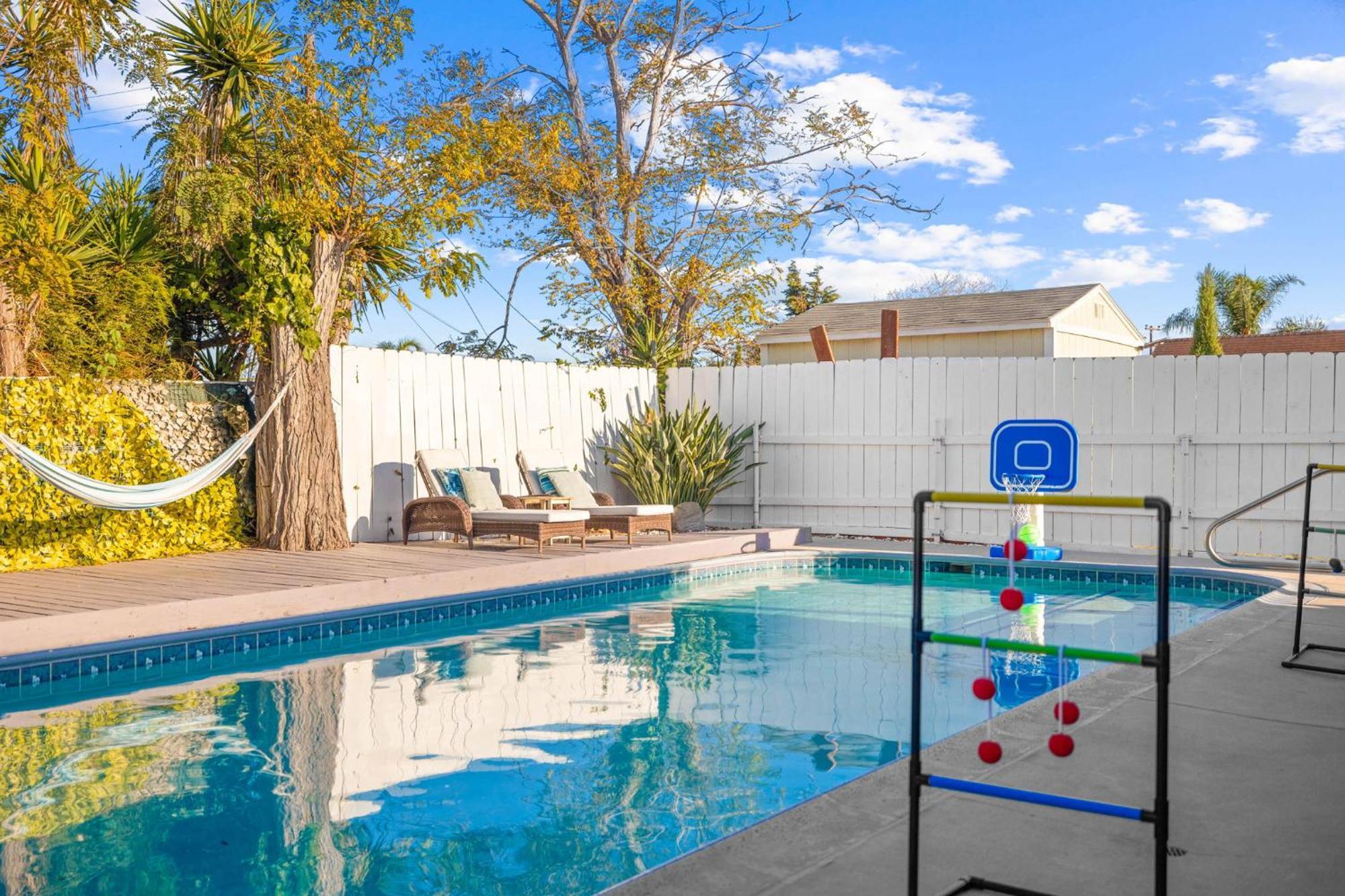 Serene Sanctuary Pool, Hot Tub And Game