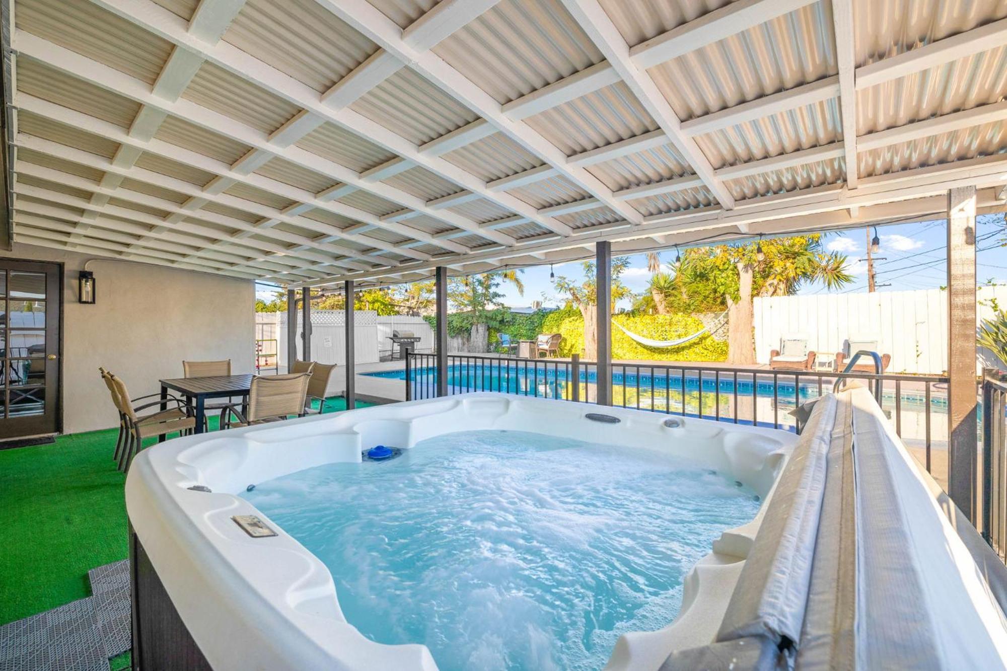 Serene Sanctuary Pool, Hot Tub And Game Villa San Diego
