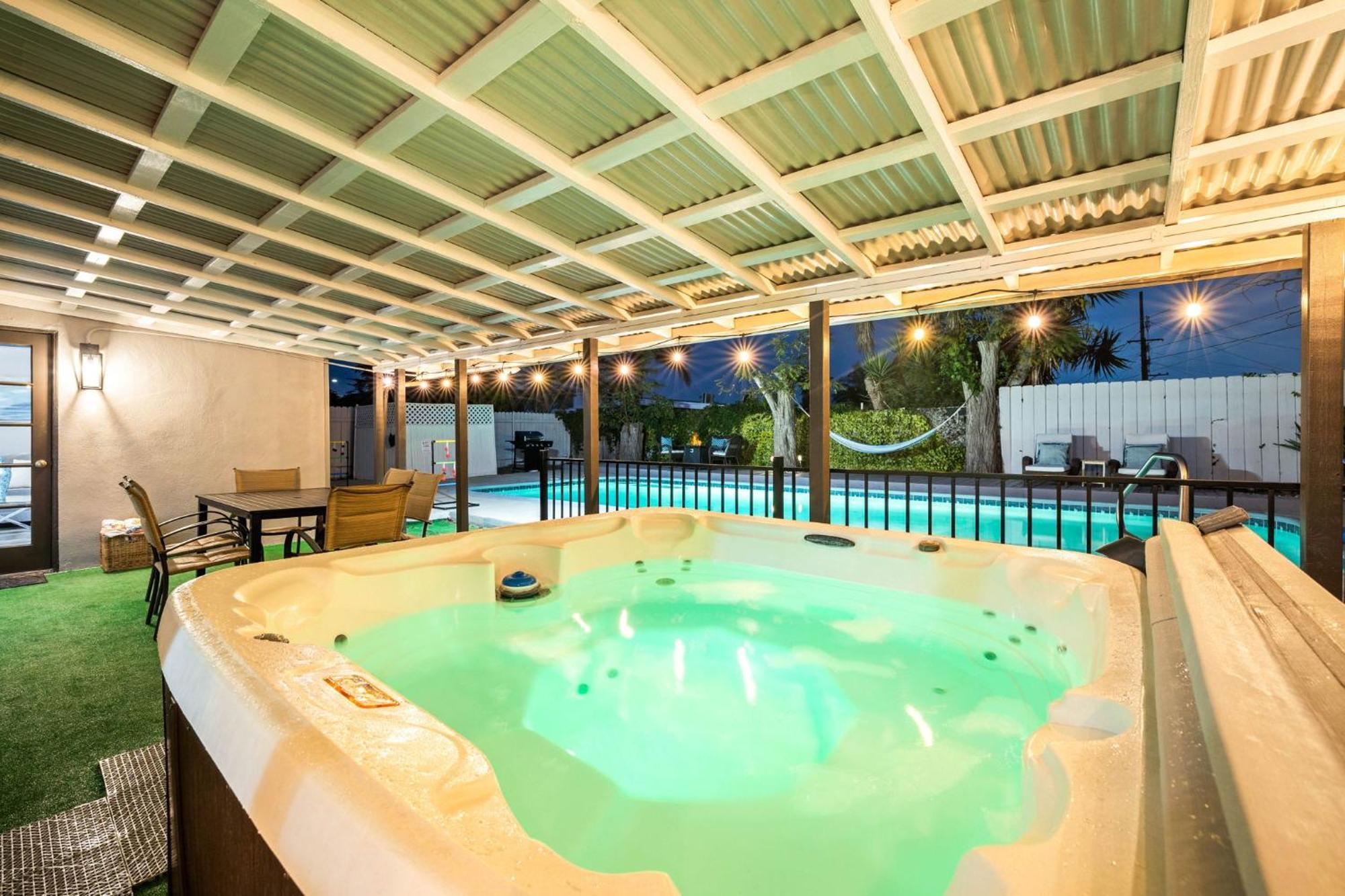 Serene Sanctuary Pool, Hot Tub And Game San Diego