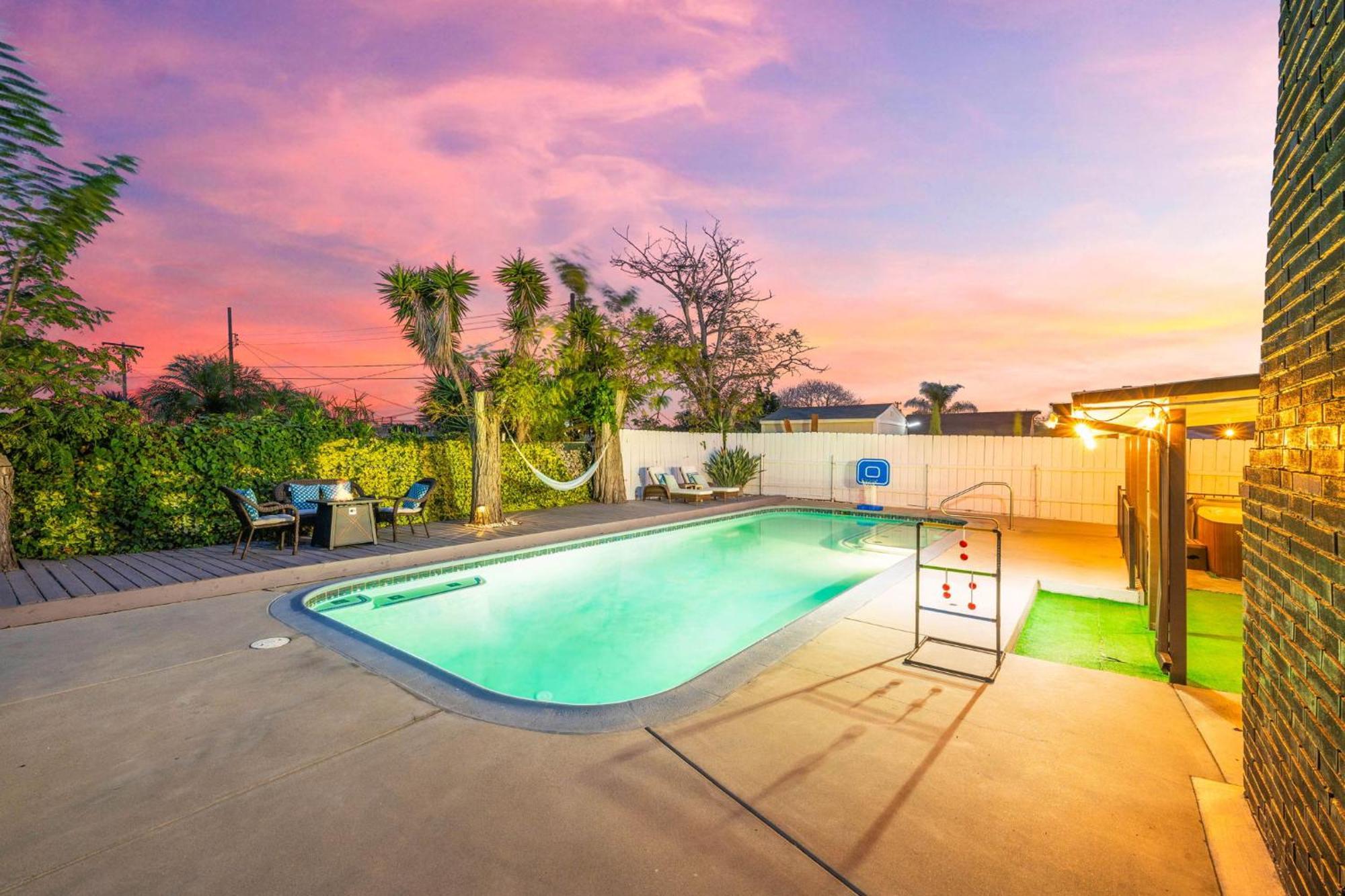 Serene Sanctuary Pool, Hot Tub And Game San Diego